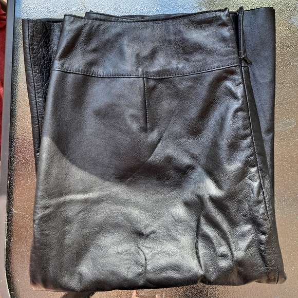 🔥 Nordstrom authentic leather skirt - Picture 2 of 9